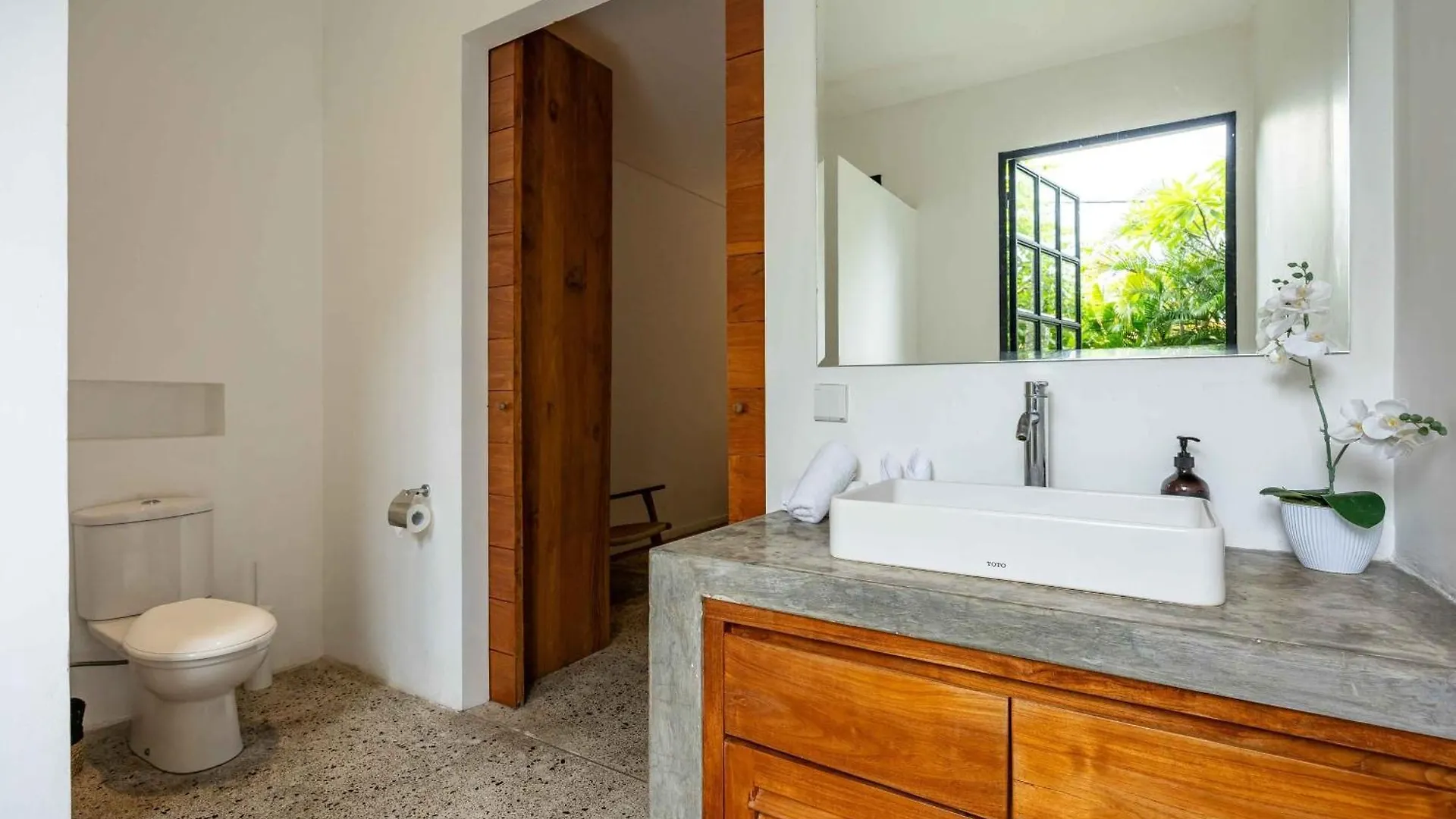 Villa Tupai - Best Location 3Br With Ac Living Room, 600M To Berawa Beach, Perfect For Surfers チャングー