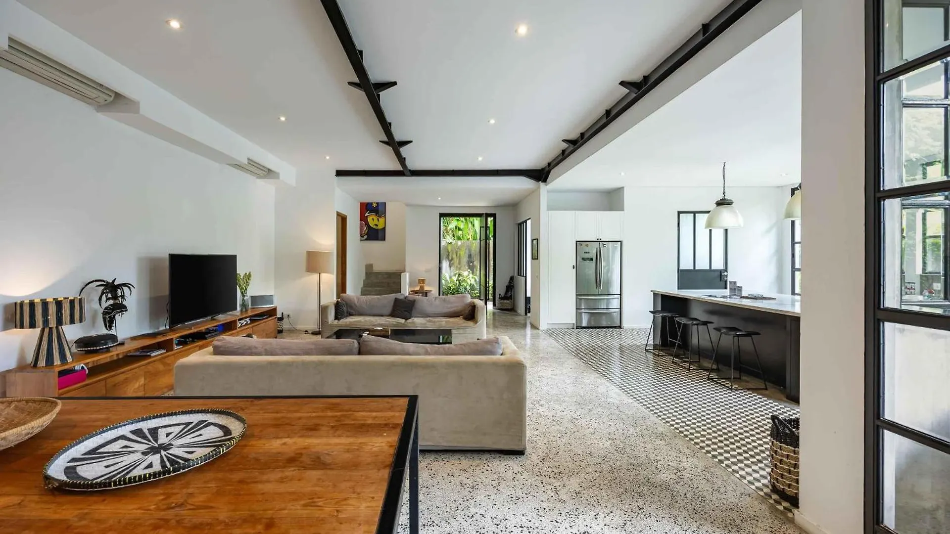 Villa Tupai - Best Location 3Br With Ac Living Room, 600M To Berawa Beach, Perfect For Surfers Canggu   Canggu (Bali)