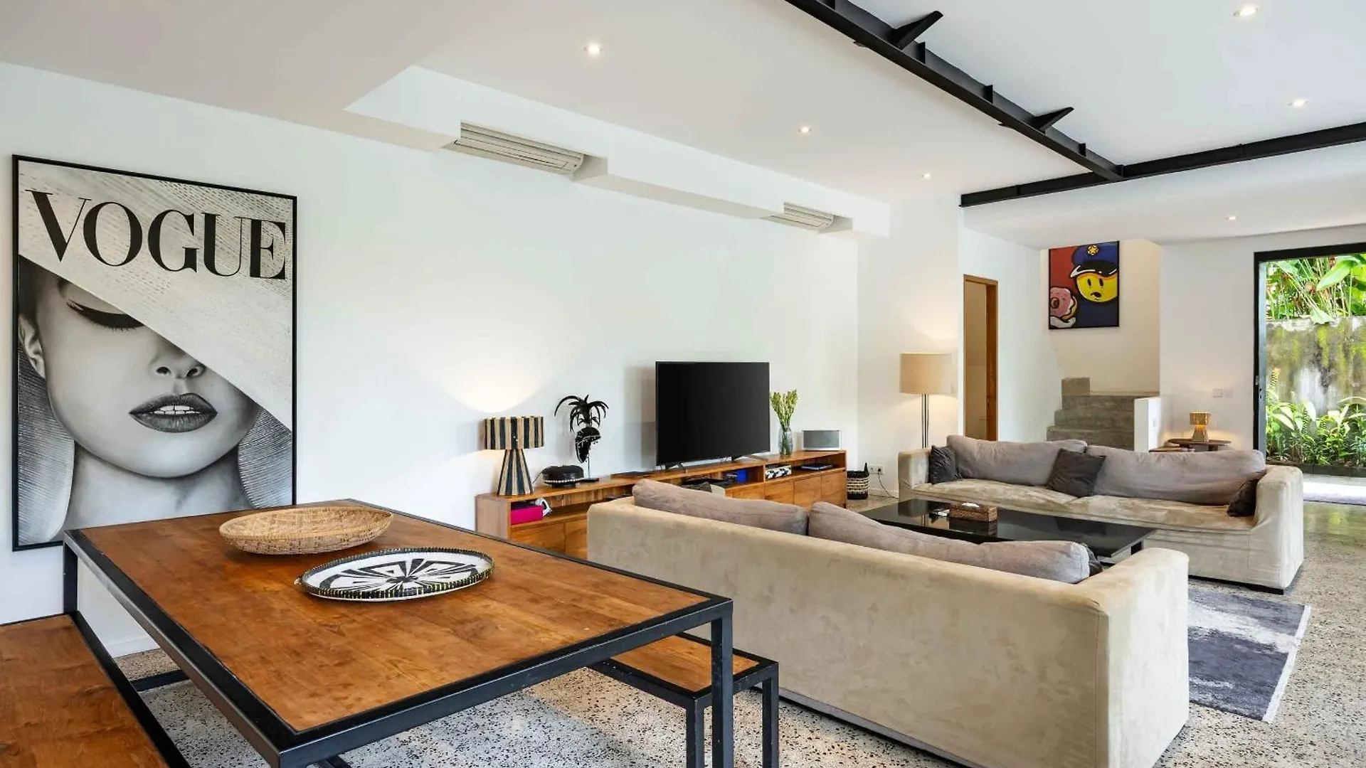 Villa Tupai - Best Location 3Br With Ac Living Room, 600M To Berawa Beach, Perfect For Surfers Canggu  Indonesia