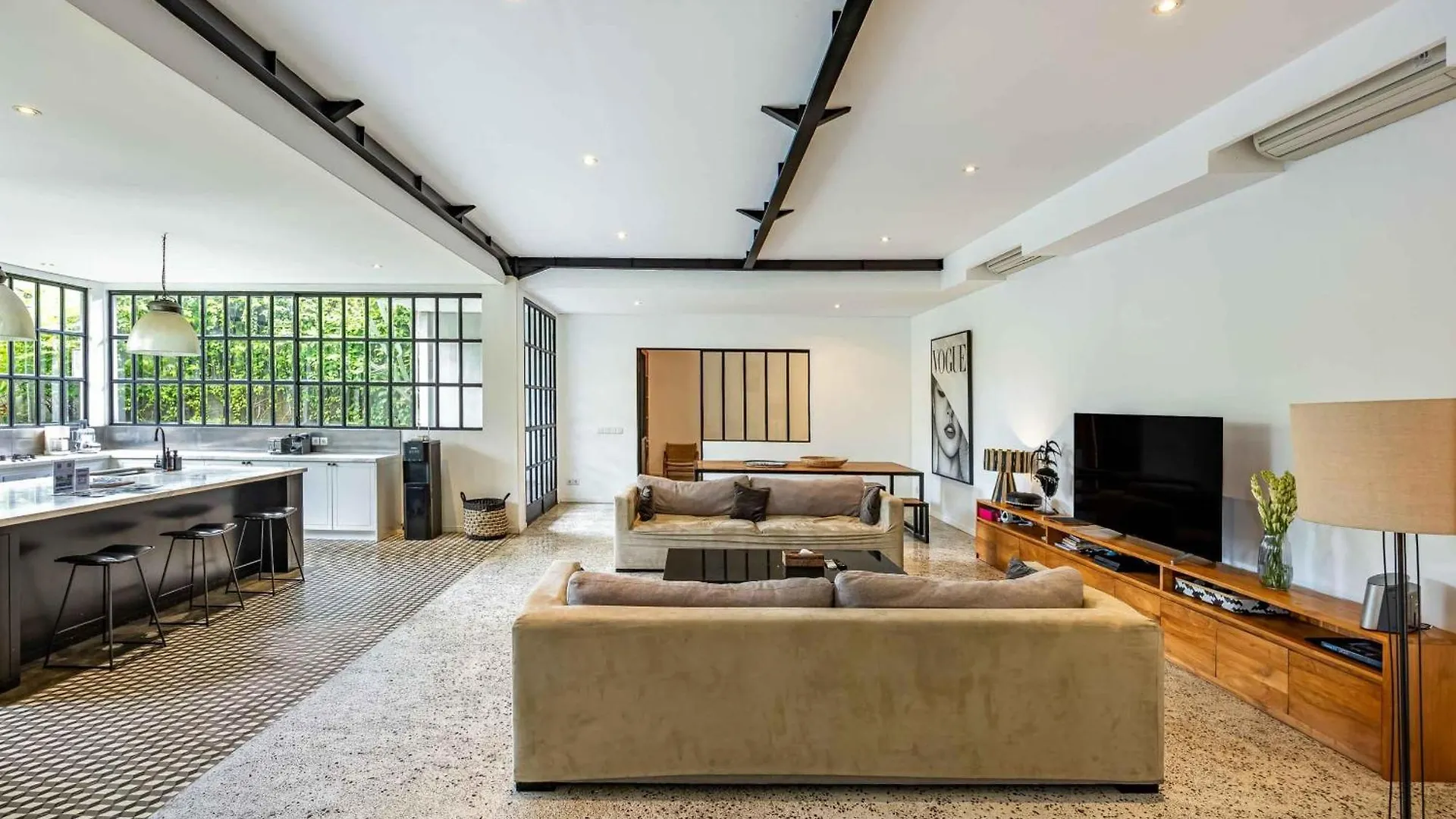 Villa Tupai - Best Location 3Br With Ac Living Room, 600M To Berawa Beach, Perfect For Surfers Canggu