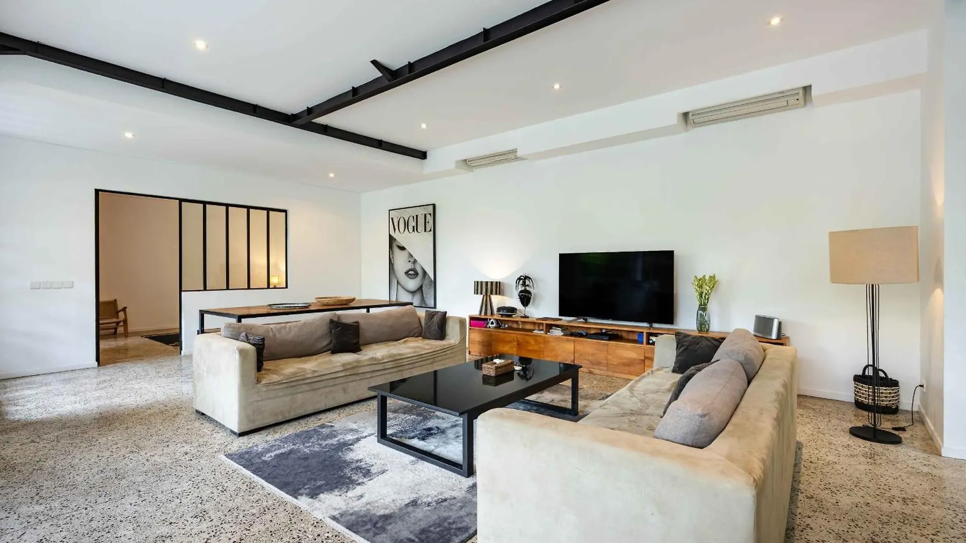 Villa Tupai - Best Location 3Br With Ac Living Room, 600M To Berawa Beach, Perfect For Surfers Canggu