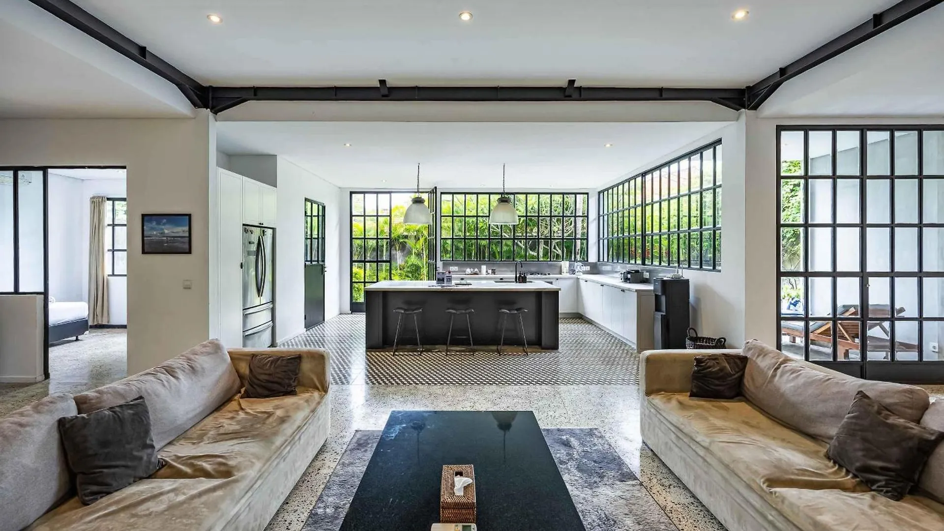 Villa Tupai - Best Location 3Br With Ac Living Room, 600M To Berawa Beach, Perfect For Surfers Canggu  0*, Canggu (Bali)