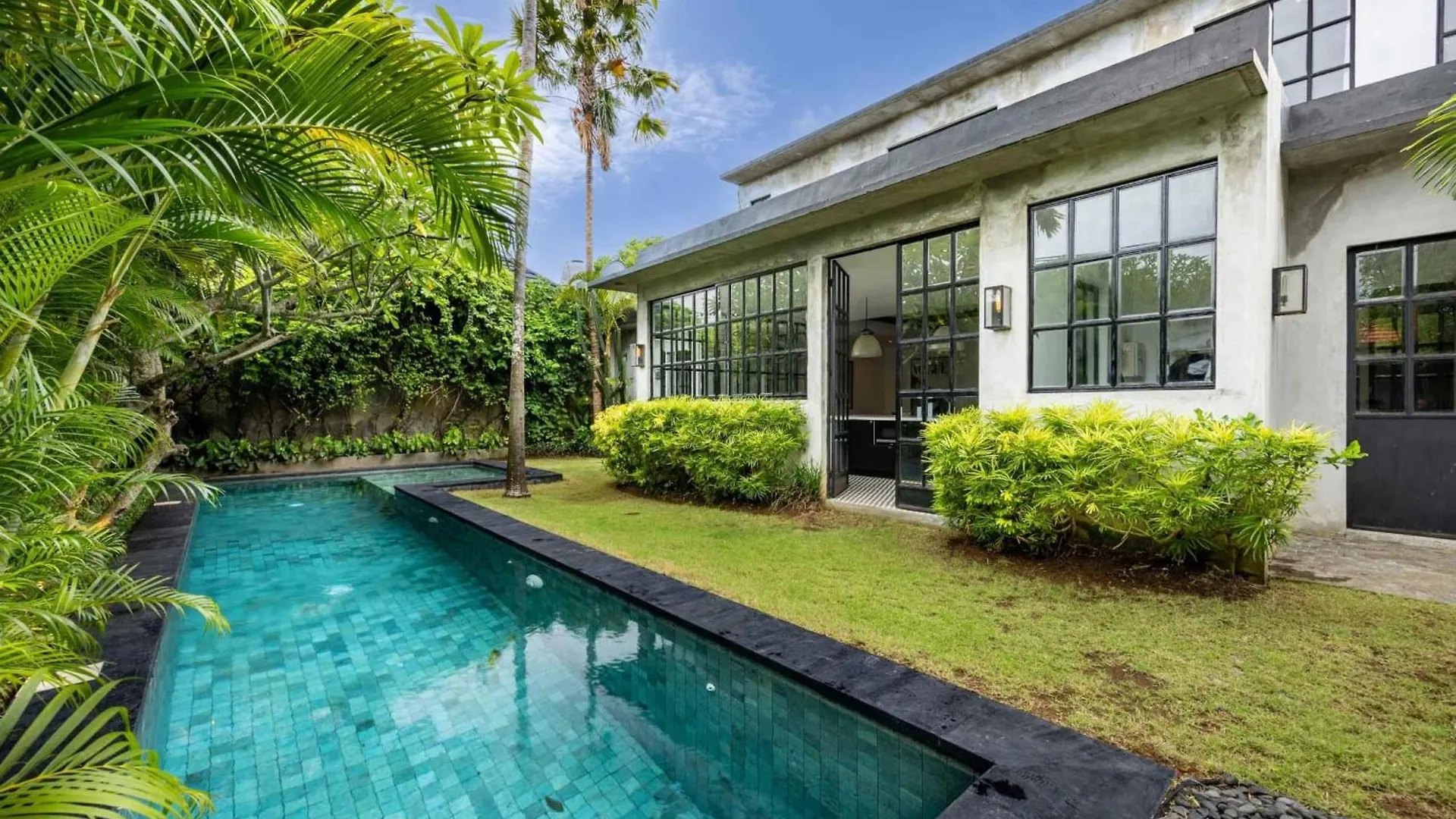Villa Tupai - Best Location 3Br With Ac Living Room, 600M To Berawa Beach, Perfect For Surfers Canggu  Indonesia